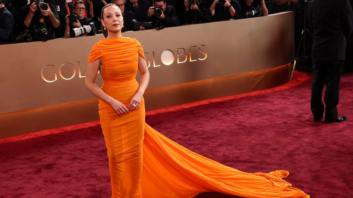 Golden Globes 2026 live: Red carpet kicks off awkwardly as star forced to correct photographers who shout wrong name