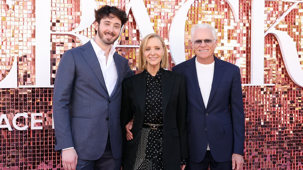 Lisa Kudrow, 62, makes rare appearance with her husband and son at The Comeback season 3 premiere