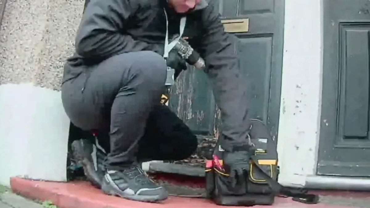 Locksmith 'charges locked-out families up to 10 times his original quote' - and one elderly couple had to pay nearly £5,000 in total to get their door fixed