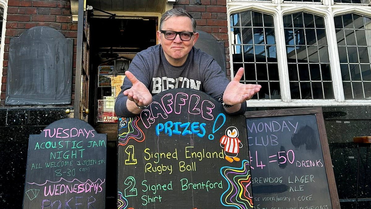 Landlord refuses to pay 'ridiculous' £260 council fee to place advertising boards outside his own pub