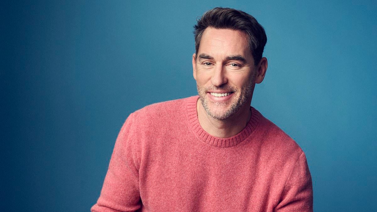 Diet that will help you lose weight fast while giving your body everything it needs, by top nutritionist ROB HOBSON. His scientifically-backed method works if you're on jabs or not - it's simple, speedy... and it works