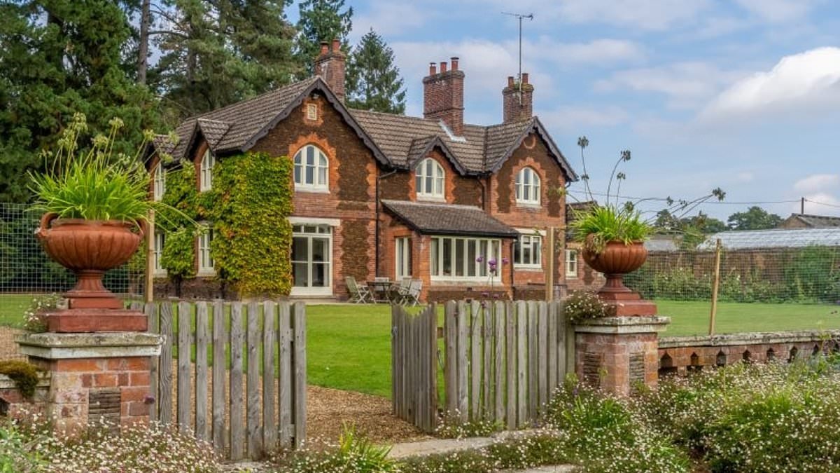 The holiday let Edward was forced to spend Easter because Andrew is digging his heels in over Wood Farm