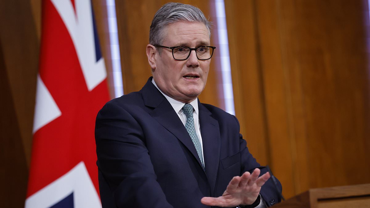 Yet ANOTHER Labour U-turn? Sir Keir Starmer opens the door to Australia-style social media ban for under-16s to see off major backbench rebellion