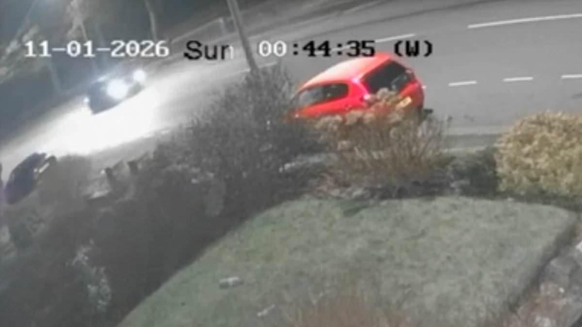 Video shows moment head-on crash killed three teenagers and taxi driver in Bolton