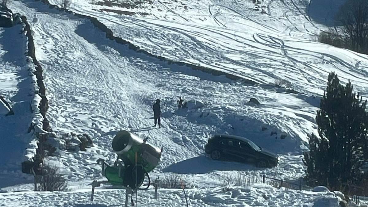 Tourists blindly follow their GPS and end up driving on a SKI SLOPE in Andorra