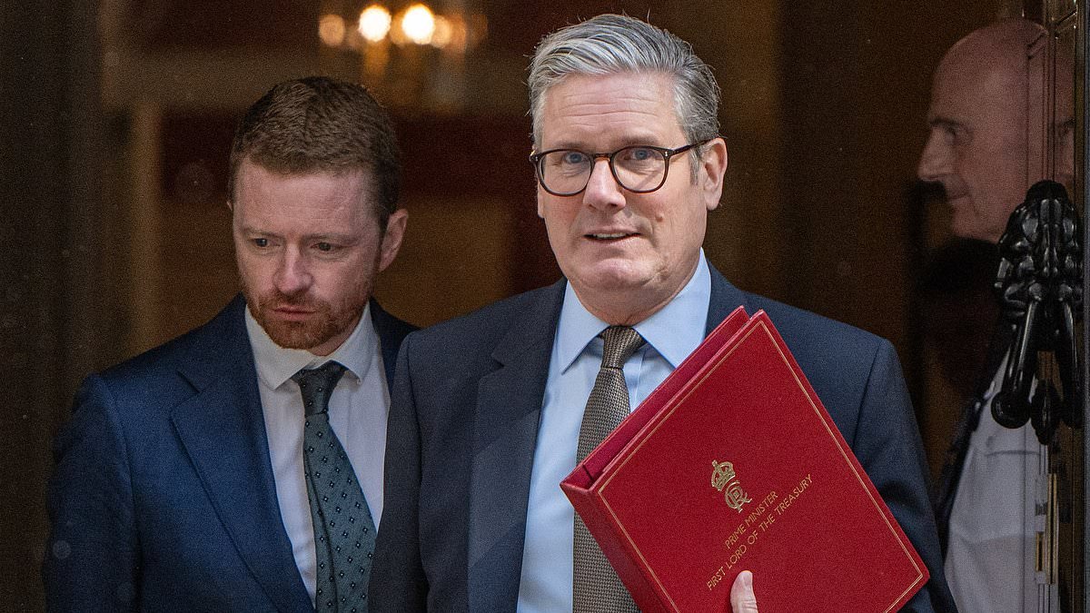 Starmer holes up in No10 bunker and 'could just walk away' after chief ally quit over Mandelson scandal - with deadly silence from Cabinet and Labour MPs demanding lurch to Left