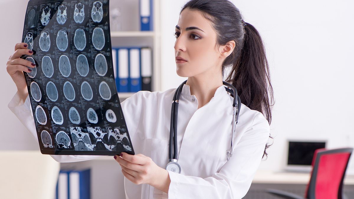 Neurologist shares five ways to protect your brain health - and reduce likelihood of developing dementia