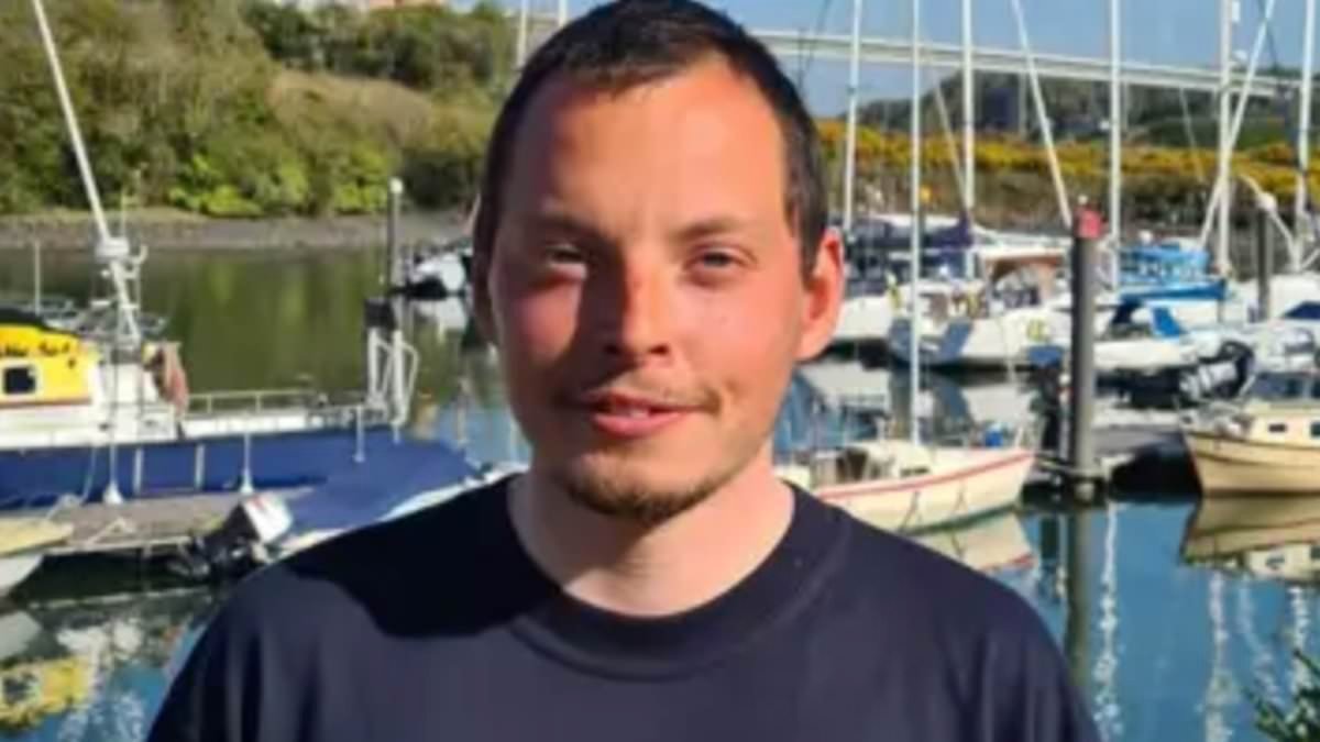 Moment speedboat driver crashes into 15-year-old kayaker at up to 25mph with a vessel full of passengers