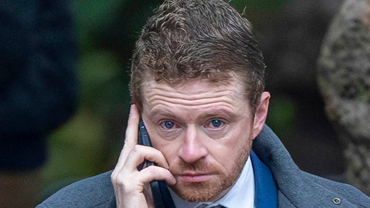 McSweeney has to explain 'extremely fishy' phone theft, says Kemi Badenoch