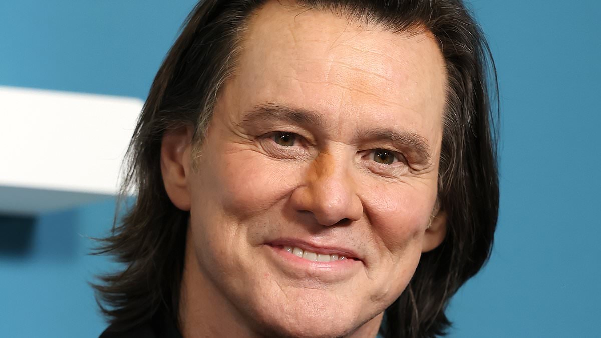 Plastic surgeons weigh in on Jim Carrey's latest transformation after being branded unrecognizable