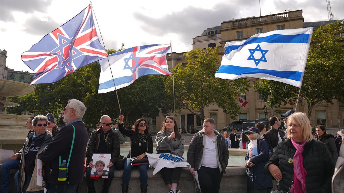 US considers offering asylum to BRITISH Jews, saying Britain is 'no longer safe' for them