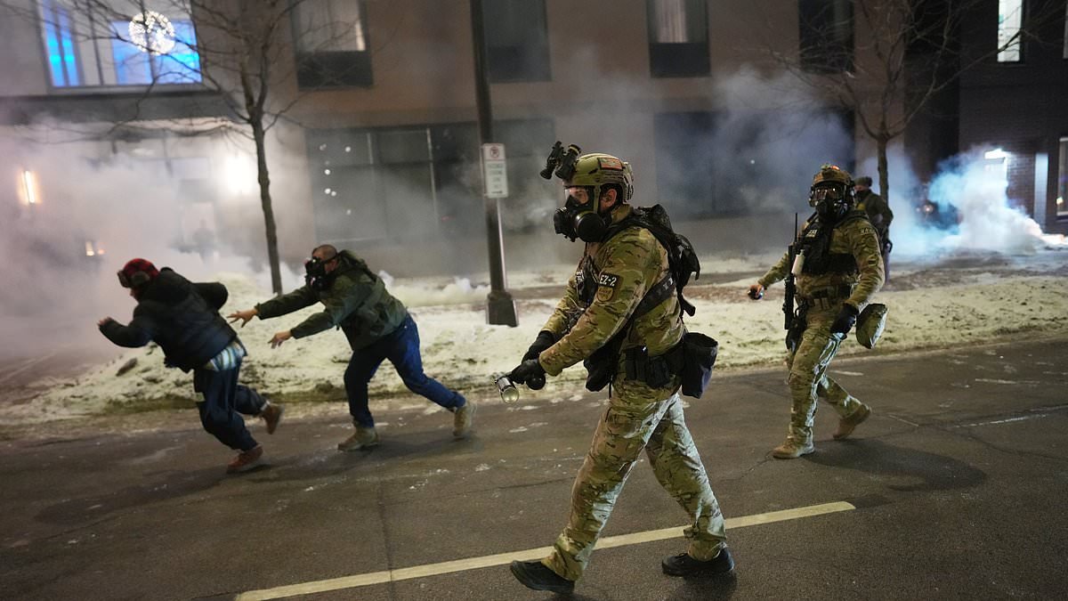 Protesters lay siege to Minnesota hotel in chaotic scene amid unrest in wake of Alex Pretti shooting