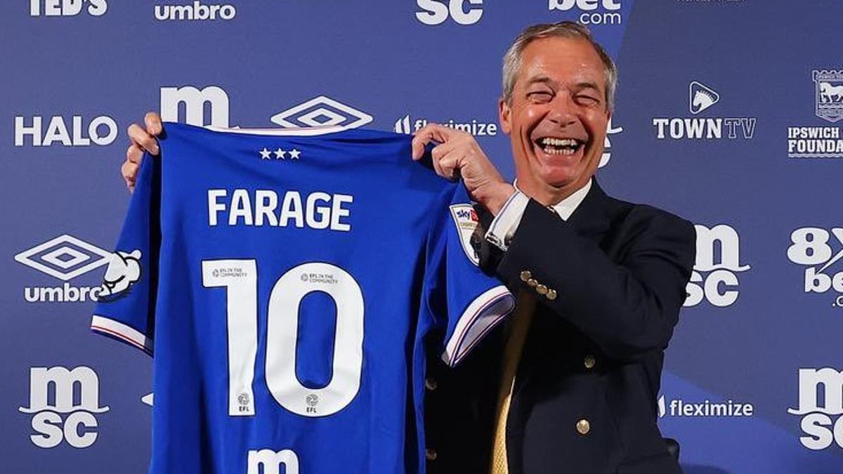 Sunderland are the latest club to have offered Nigel Farage a stadium visit, Reform leader claims - days after Ipswich Town tour stoked controversy
