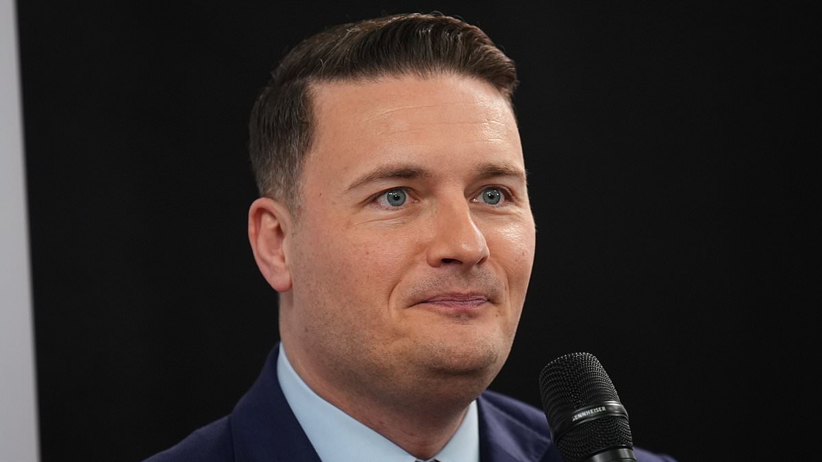 I've been a doctor for 50 years, and I can see through Labour's cynical stunt to reduce NHS waiting lists. Forget greedy doctors - it's the patients who should go on strike, by DR MARTIN SCURR