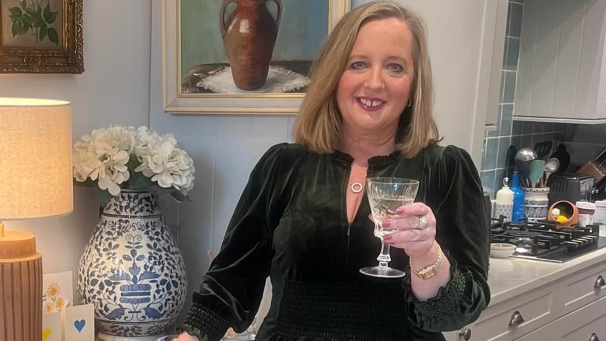 I was stuck in an unsellable house. After 14 months with no offers I was at my wit's end. Then I tried this one thing that your estate agent will never suggest - and sold it at full asking price in just weeks