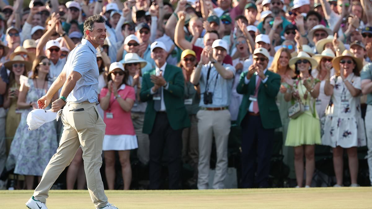 Can you spot the VERY obvious item that's missing from this photo of golf's most prestigious tournament?