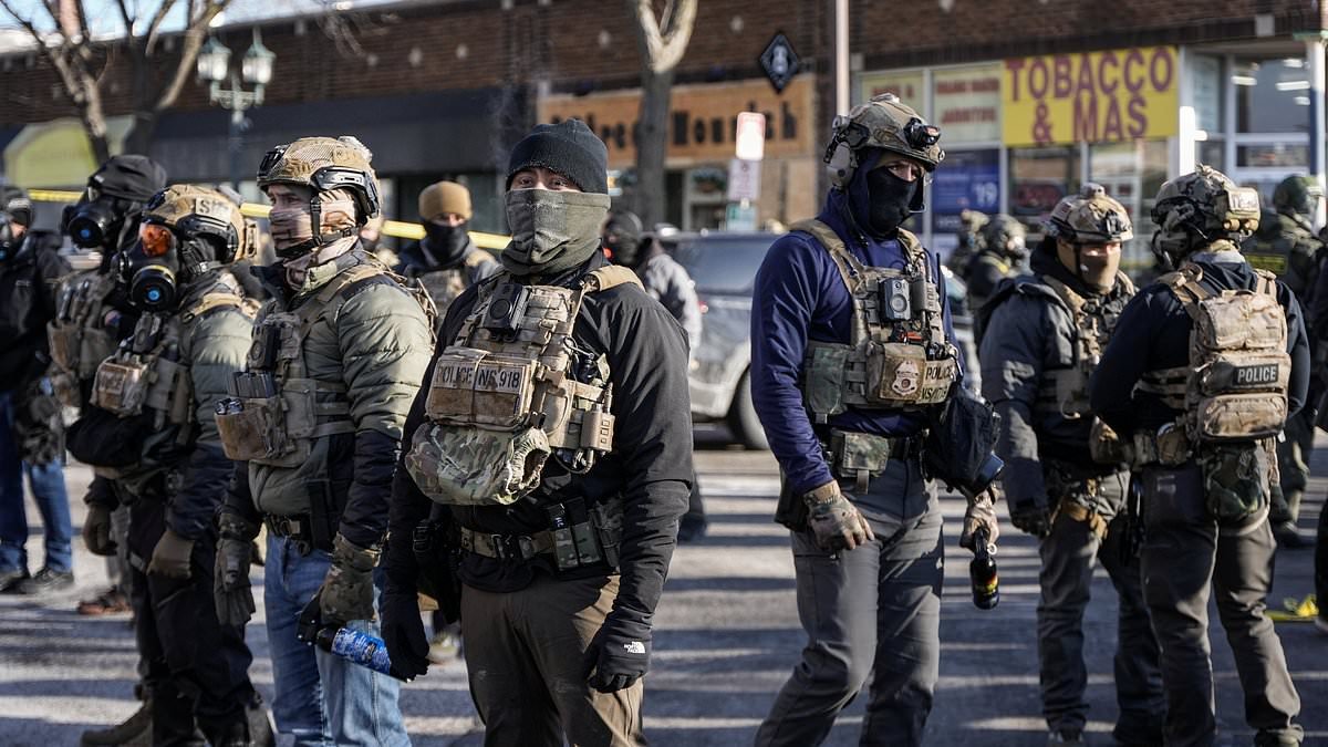 Federal agents shoot 'armed man' in Minneapolis leaving suspect 'down'