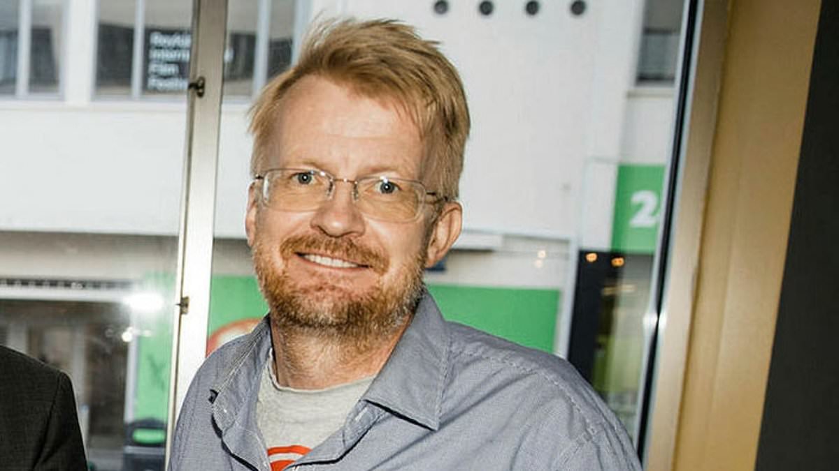 WhatsApp is not a contract, High Court rules, as artist loses fight to prove ex-husband signed over £1.5m house