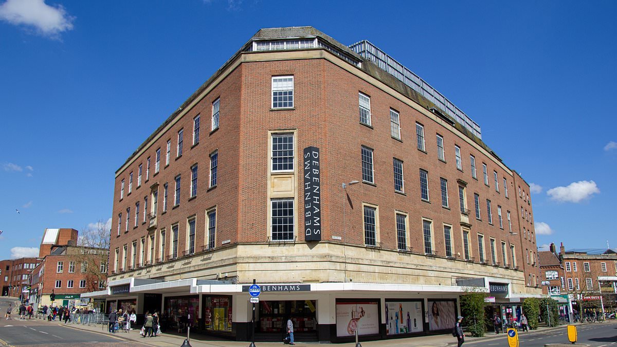 Latest Green Party farce: Controversial plans to demolish 'landmark' building passed after two councillors leave meeting early