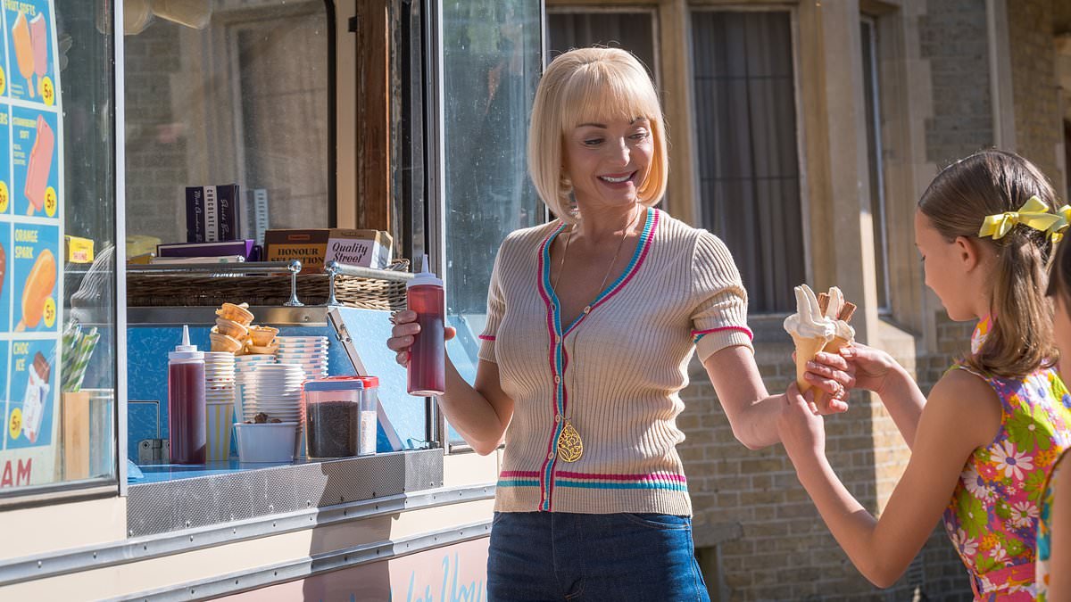 CHRISTOPHER STEVENS reviews last night's TV: Midwife trundles along like a bus full of nostalgia on an East End route