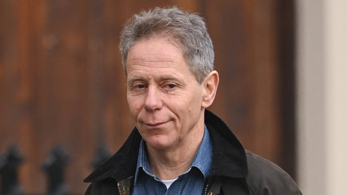 Mandy lawyers up: Criminal lawyer who 'thinks like a chess master' visits Lord Mandelson as Met probe continues