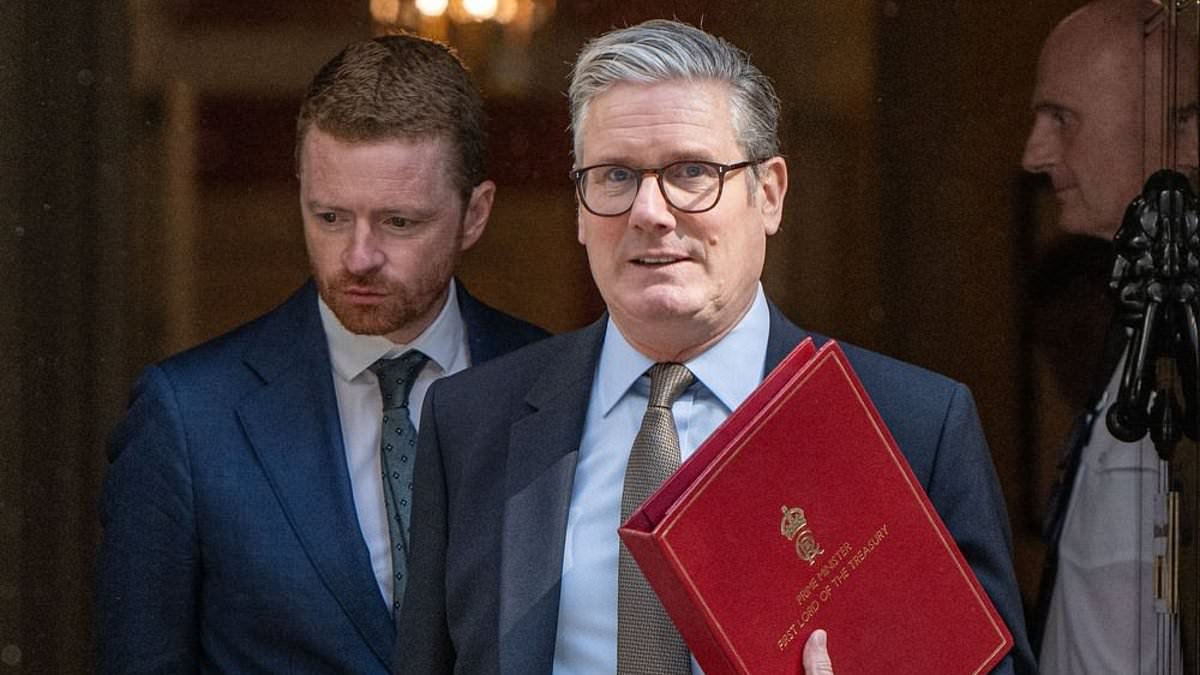 Starmer's chief aide losing Mandelson messages on stolen phone was a 'cock-up', Cabinet minister says