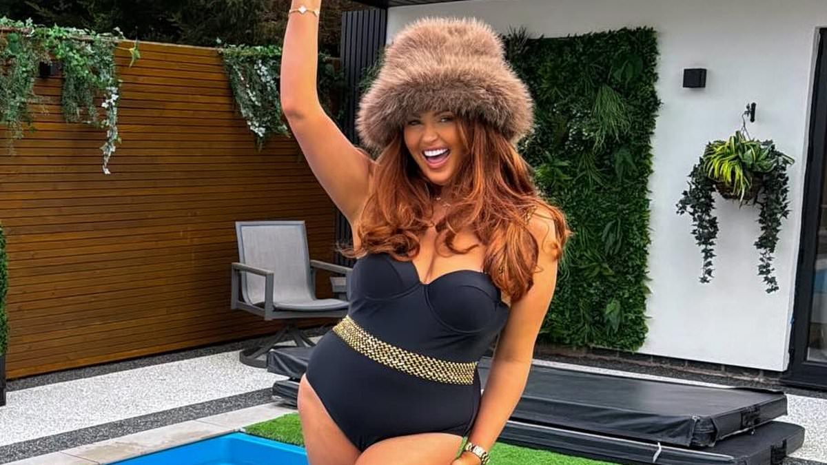 Charlotte Dawson shows off her incredible two stone weight loss in before and after snaps
