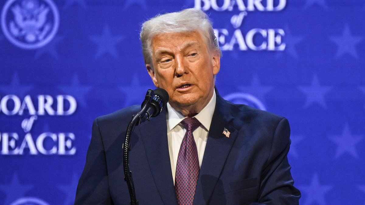 'Insulting and frankly appalling': Keir Starmer demands apology from Donald Trump in major transatlantic row over jibe at Britain's Afghan war dead