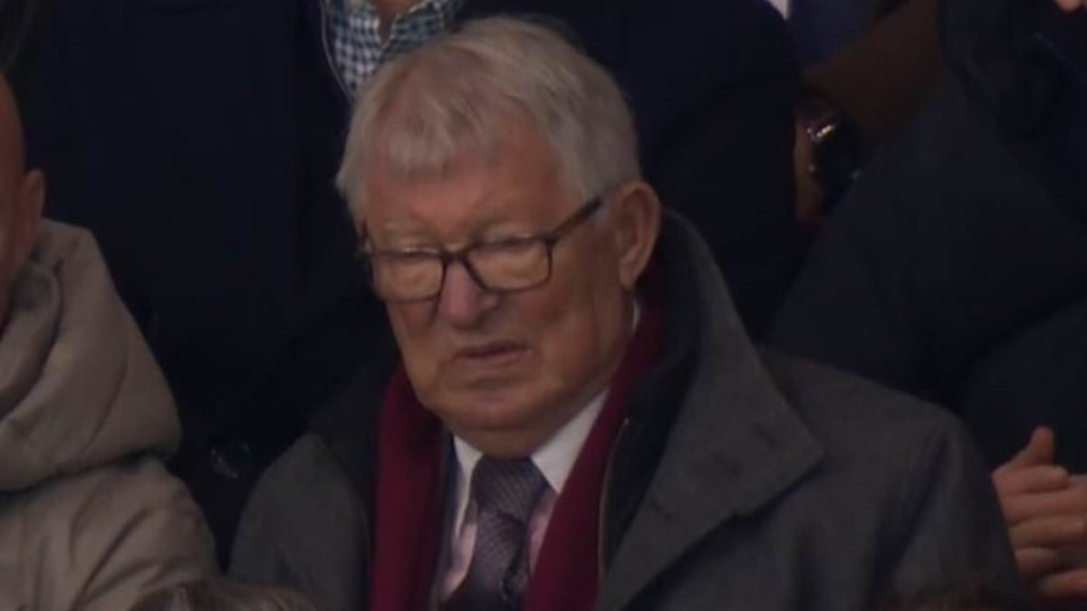 Gory gory Man United: Darren Fletcher's flops make unwanted history in dismal FA Cup exit - and disgusted-looking Sir Alex Ferguson can't hide his disappointment