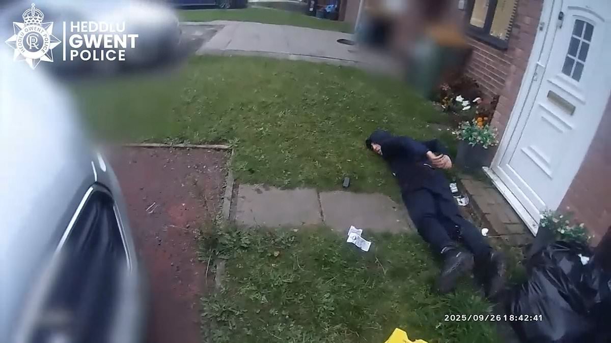 'I've got nothin' on me!' Moment man with £200k drug stash is arrested by police