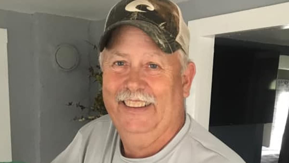 Woman jumps into ocean to save drowning man only to later learn he's wanted for double murder