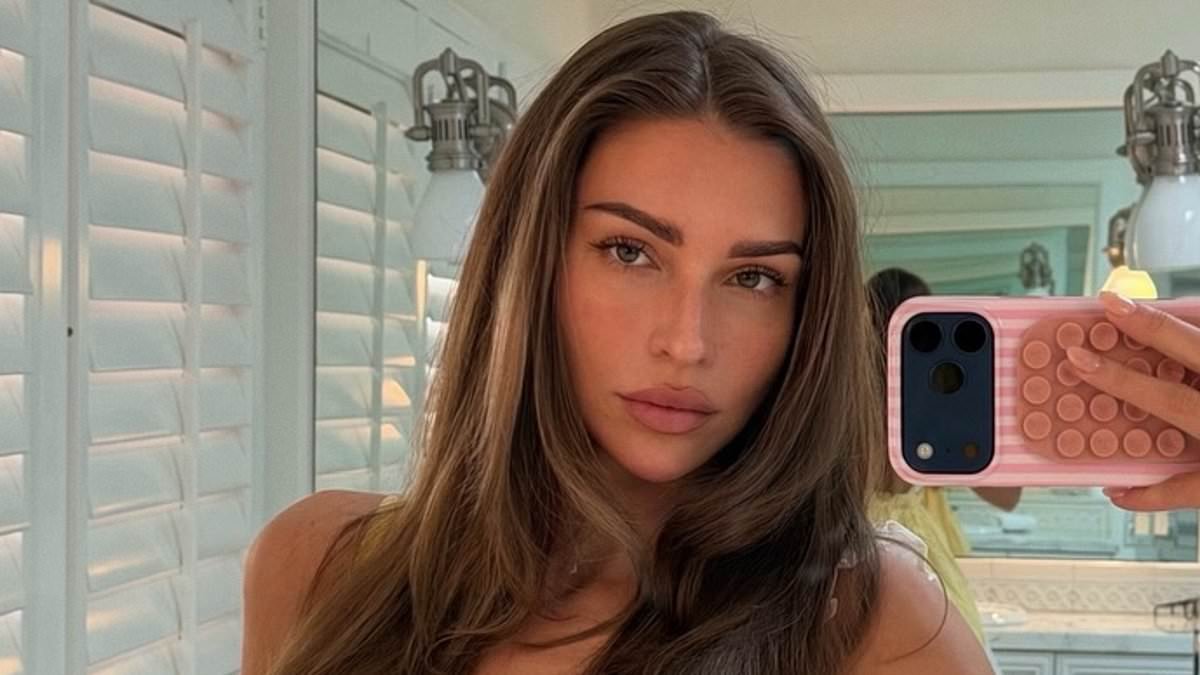 Zara McDermott says she feels 'disgusting' if she doesn't shower twice a day and admits she brushes her teeth EVERY time she eats as she admits to 'cleanliness issue'