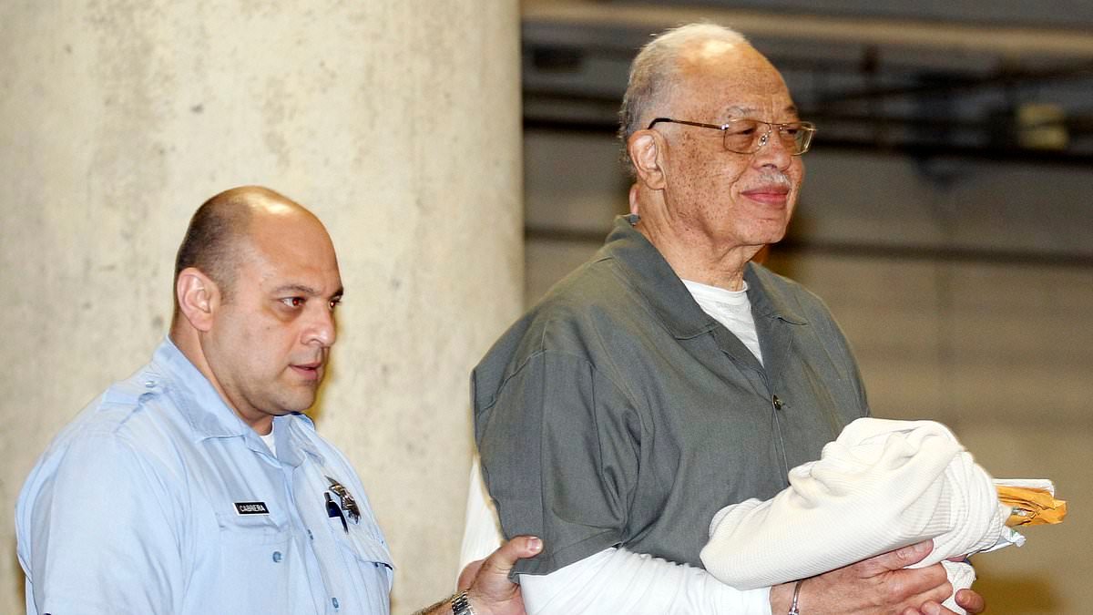 Abortion doctor who murdered 'whimpering' babies born alive at his backstreet clinic dies aged 85 while serving sentence