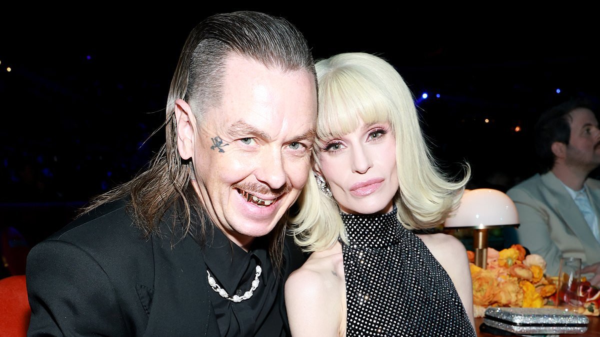 Kelly Osbourne shares cryptic quotes about not seeing 'people through the lens of who you wish them to be' amid split from fiancé Sid Wilson - after she posted photos of new partner Kiinicki