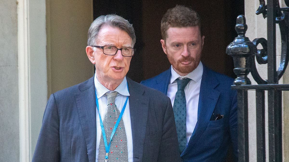 No10 told to hand over private messages on WhatsApp groups as investigation into Mandelson's appointment as US ambassador deepens