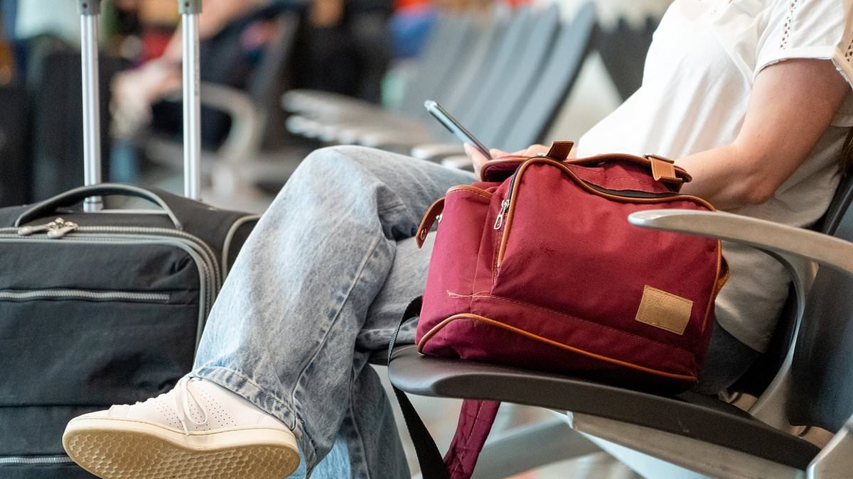 Ryanair ridiculed for suggesting passengers should stop wearing jeans on flights