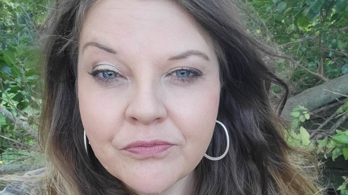 Woman suffers every dental patient's worst nightmare after going to get broken tooth fixed