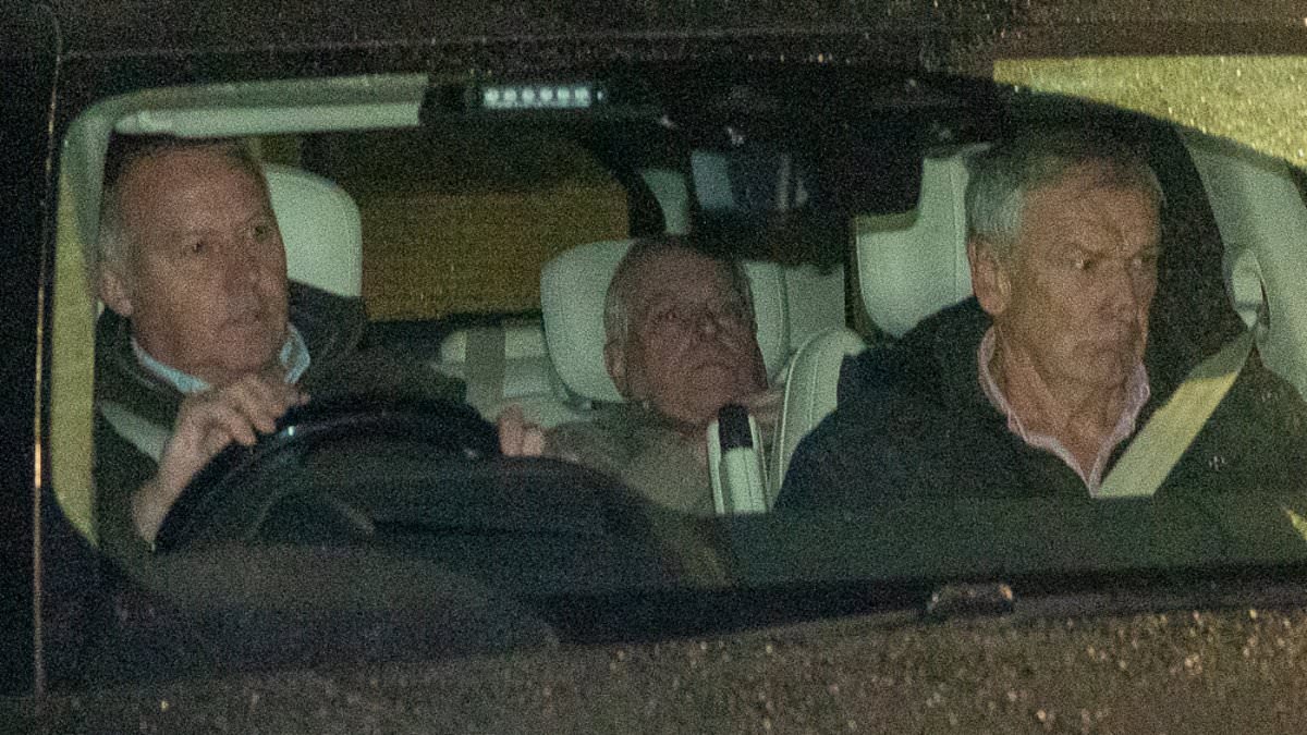 POLL OF THE DAY: Should Andrew be removed from the royal line of succession?