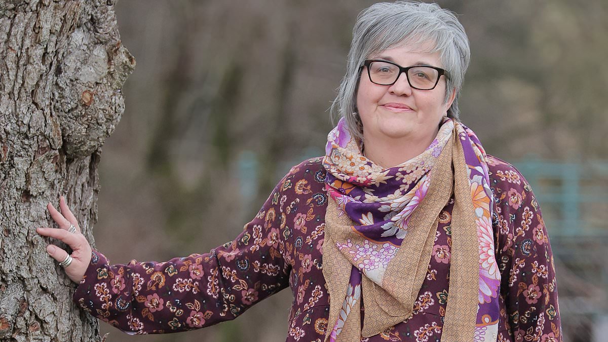 I was so itchy at night it felt like something was in my veins and I scratched until I bled: Terrifying signs that 'crawling' sensation is actually first stage of ORGAN failure