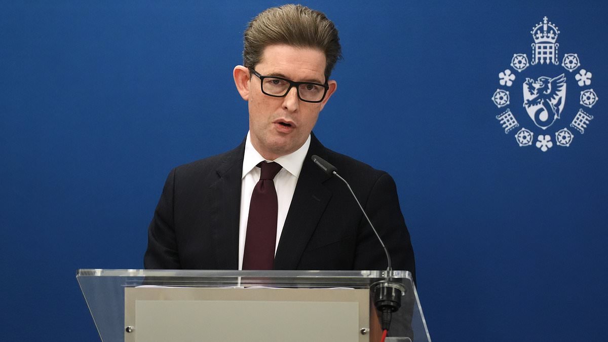 Foreign spies are watching you, Mi5 tells universities