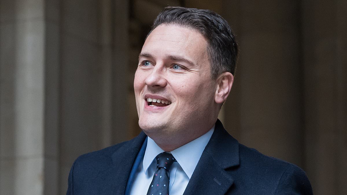 Almost half of people delay contacting their GP about health concerns amid dissatisfaction over appointments, survey finds