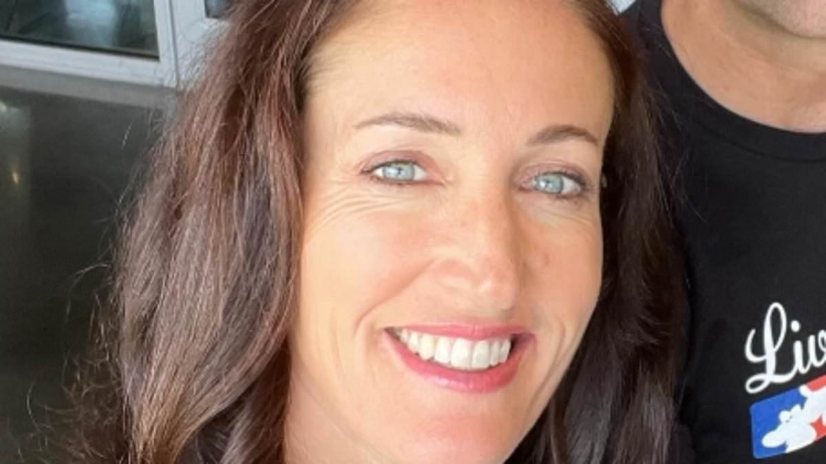 Woman cheering on marathon runners attacked by furious OTTER that ran out of bushes to bite her