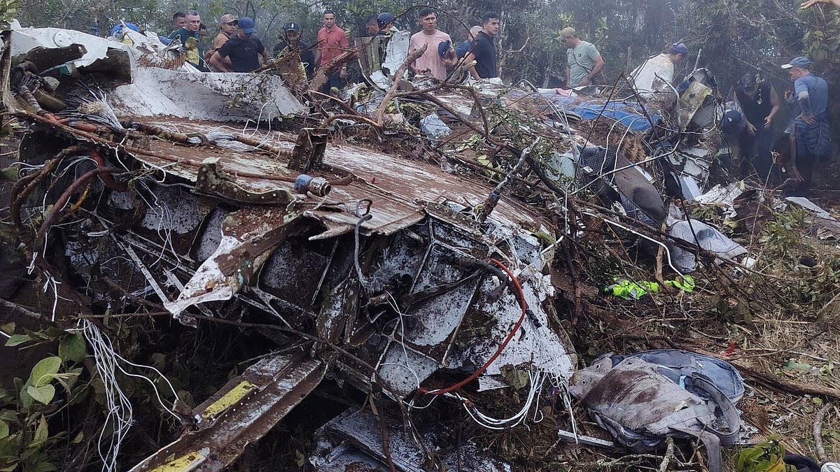 Colombian airplane crashes after vanishing near Venezuelan border, leaving 15 dead including politician