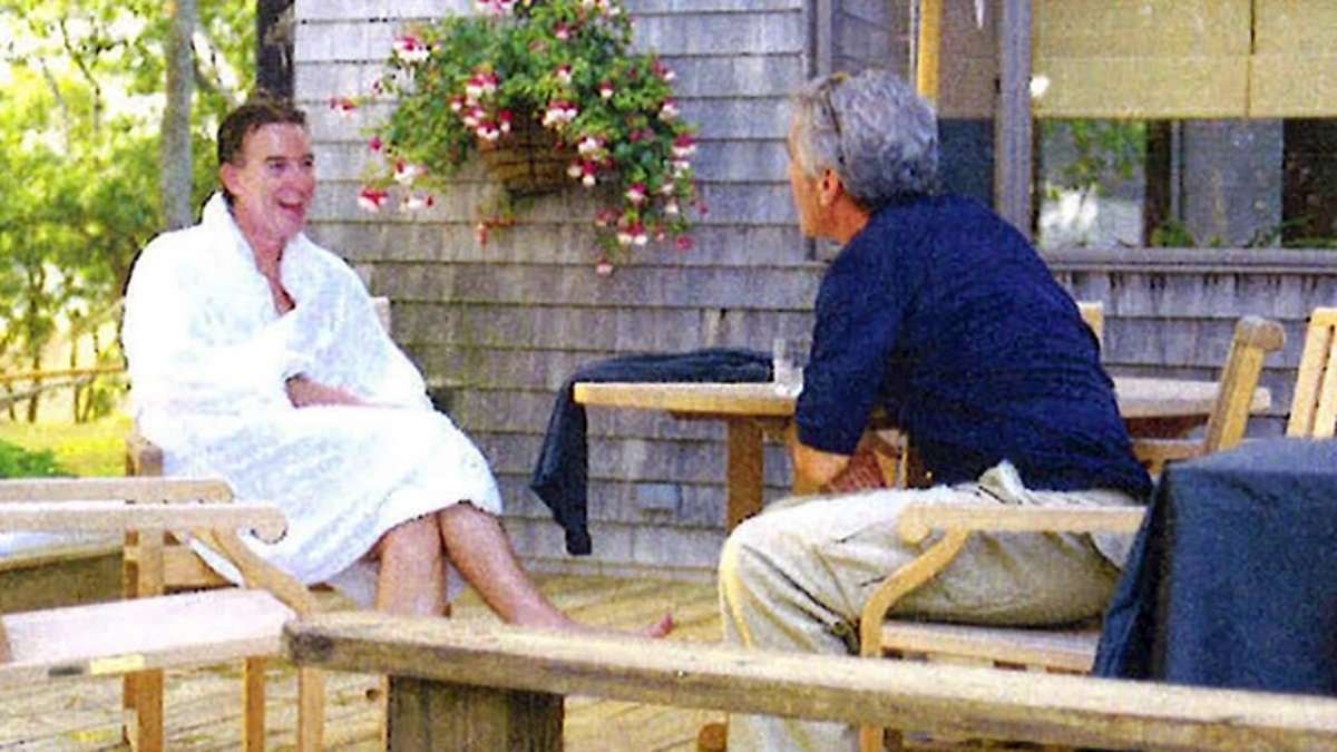 Ex-minister says Mandelson might have been 'in love with Epstein and lost the plot'