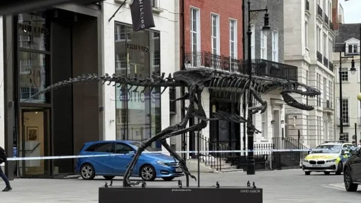 The violent crime map that shames Mayfair: Billionaires' playground is becoming a no-go zone as vulture criminals target the rich as easy prey - and police stand by and do NOTHING