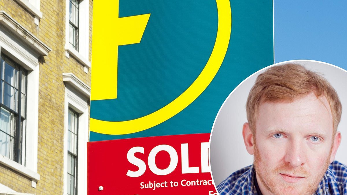 Did Foxtons try to charge me an illegal £200 check-out fee on my rented flat?