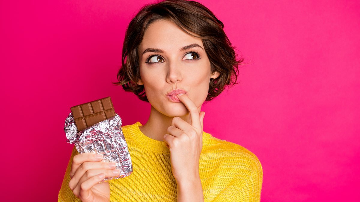 How to lose weight fast and keep it off without fat jabs or diets, revealed in DR MAX PEMBERTON's new book. These simple steps will change your life, help you find hidden patterns and discover why you binge