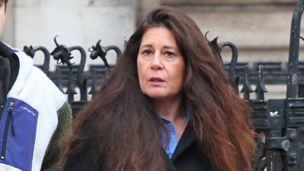 British Airways stewardess who was thrown into the air and shattered her knee during severe turbulence loses bid for £72,500 in damages