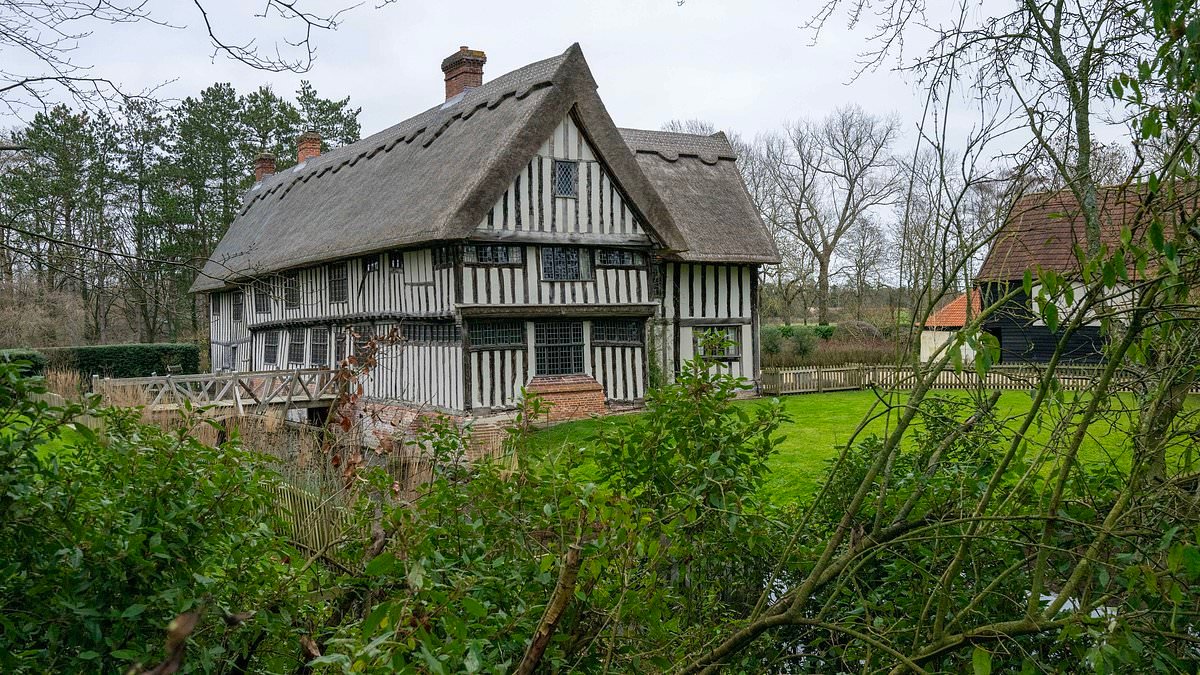 Game of Thrones stars Kit Harington and Rose Leslie's £2million country estate is raided by burglars