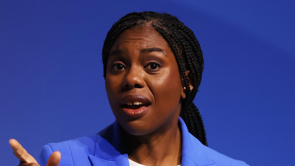 MAIL ON SUNDAY COMMENT: A three-way tie... but the Right CAN still triumph